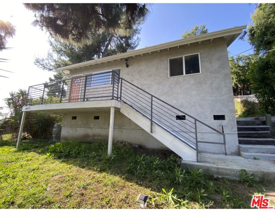 Foto principal - 4567 Yellowstone St