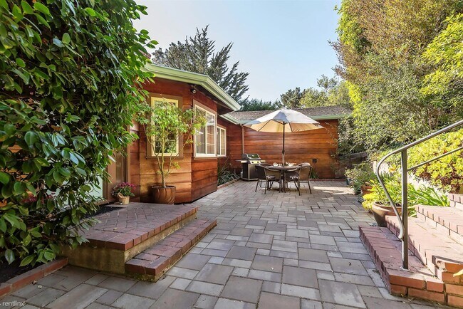 Building Photo - 2 br, 2 bath House - 3596 Forest Hideaway