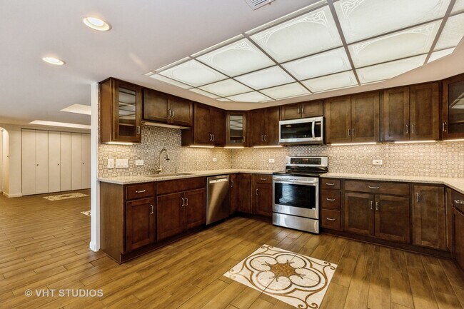 Building Photo - 13000 W Heiden Cir