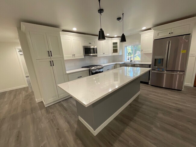 Foto del edificio - 1577 Woodside Dr