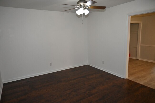 Building Photo - 2031 Wellborn Dr