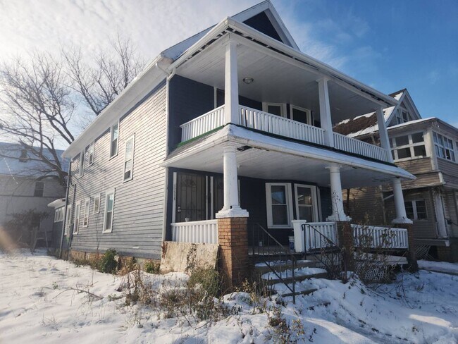 Foto del edificio - 12514 Locke Ave