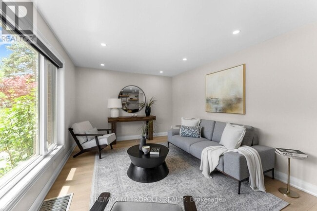 Building Photo - 96 Allenby Ave