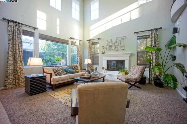 Building Photo - 3200 Spicewood Ln