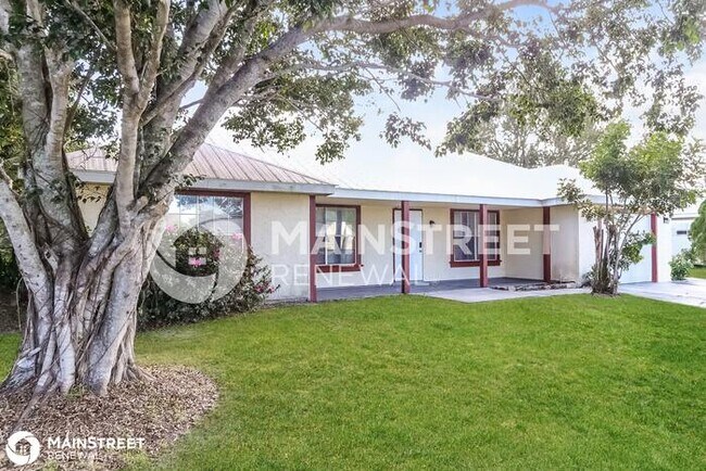 Building Photo - 274 Bridgeport Drive, Port St. Lucie, FL 3...
