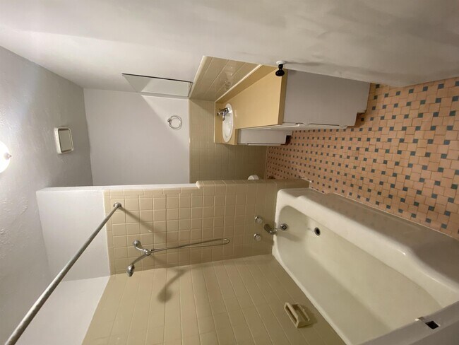 Building Photo - 1915 13th St