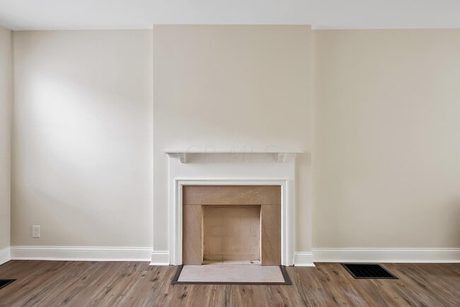 Building Photo - 109 E Arcadia Ave