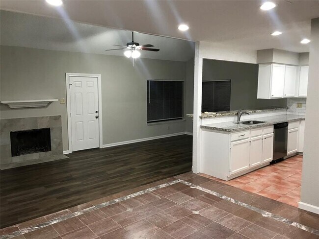Building Photo - 13607 Sunswept Way