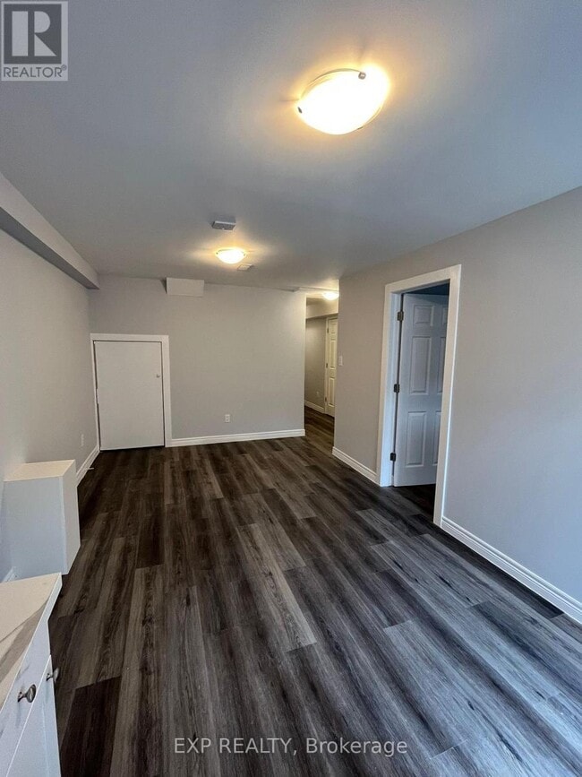 Building Photo - 99 Oaktree Dr