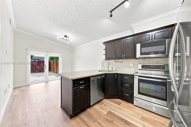 Foto del edificio - 18751 NW 84th Pl