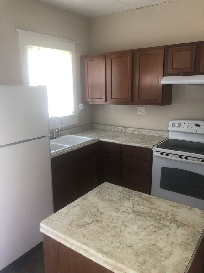 Kitchen - 1000 7th Ave