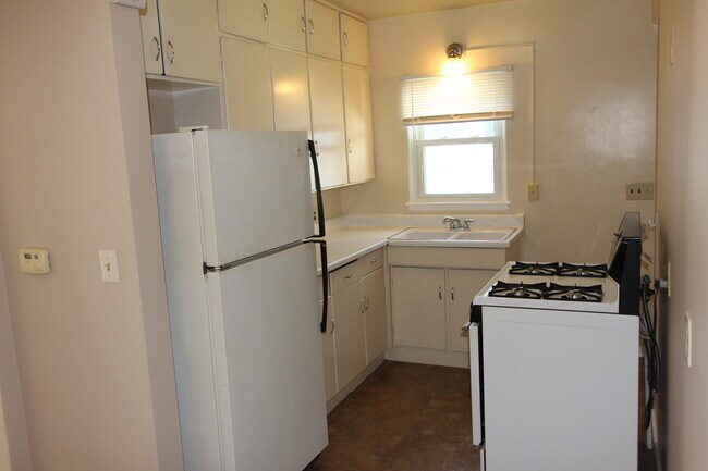 Kitchen - 236 W 29th St