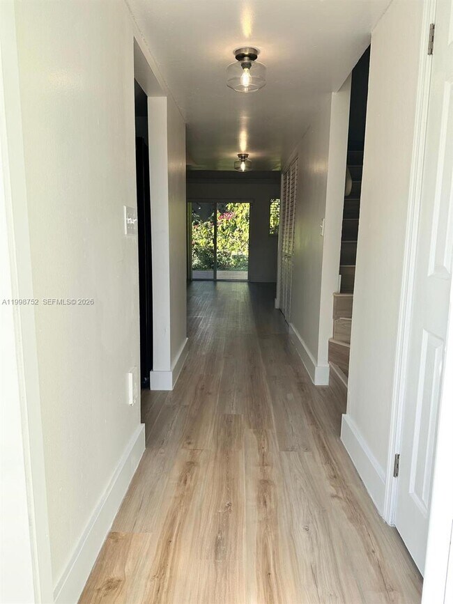 Foto del edificio - 11091 NW 7th St