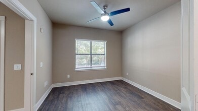 Interior Photo - Savoye
