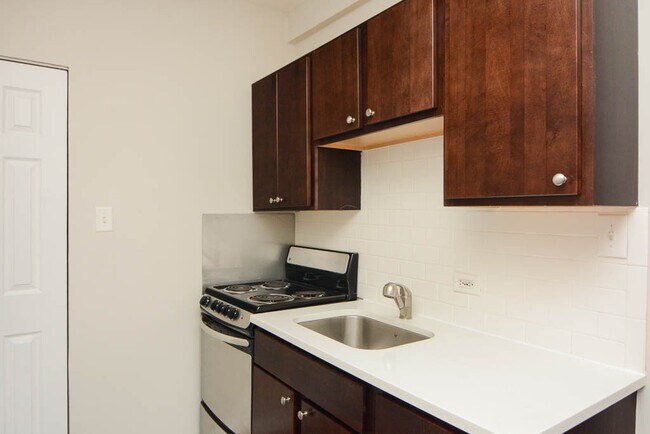 Foto del edificio - 1627 N Humboldt Blvd