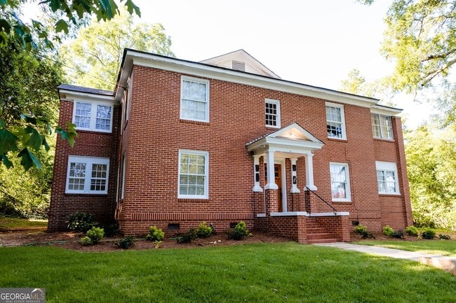 Building Photo - 111 E Screven St