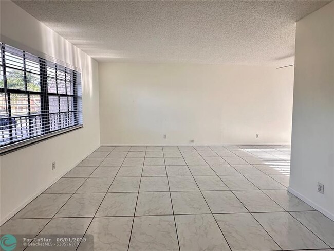 Foto del edificio - 4263 Oak Terrace Dr
