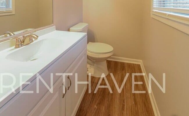 Foto del edificio - 3308 Forest Estates Dr