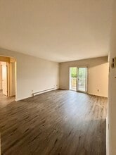 Building Photo - 100 Inverness Pl