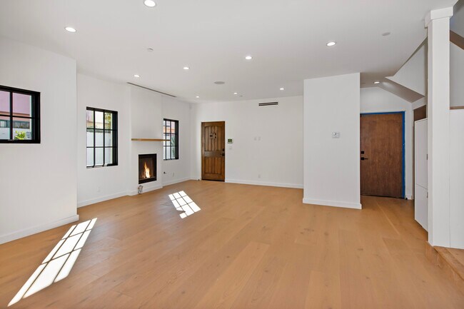 Foto del edificio - 4263 Carpinteria Ave