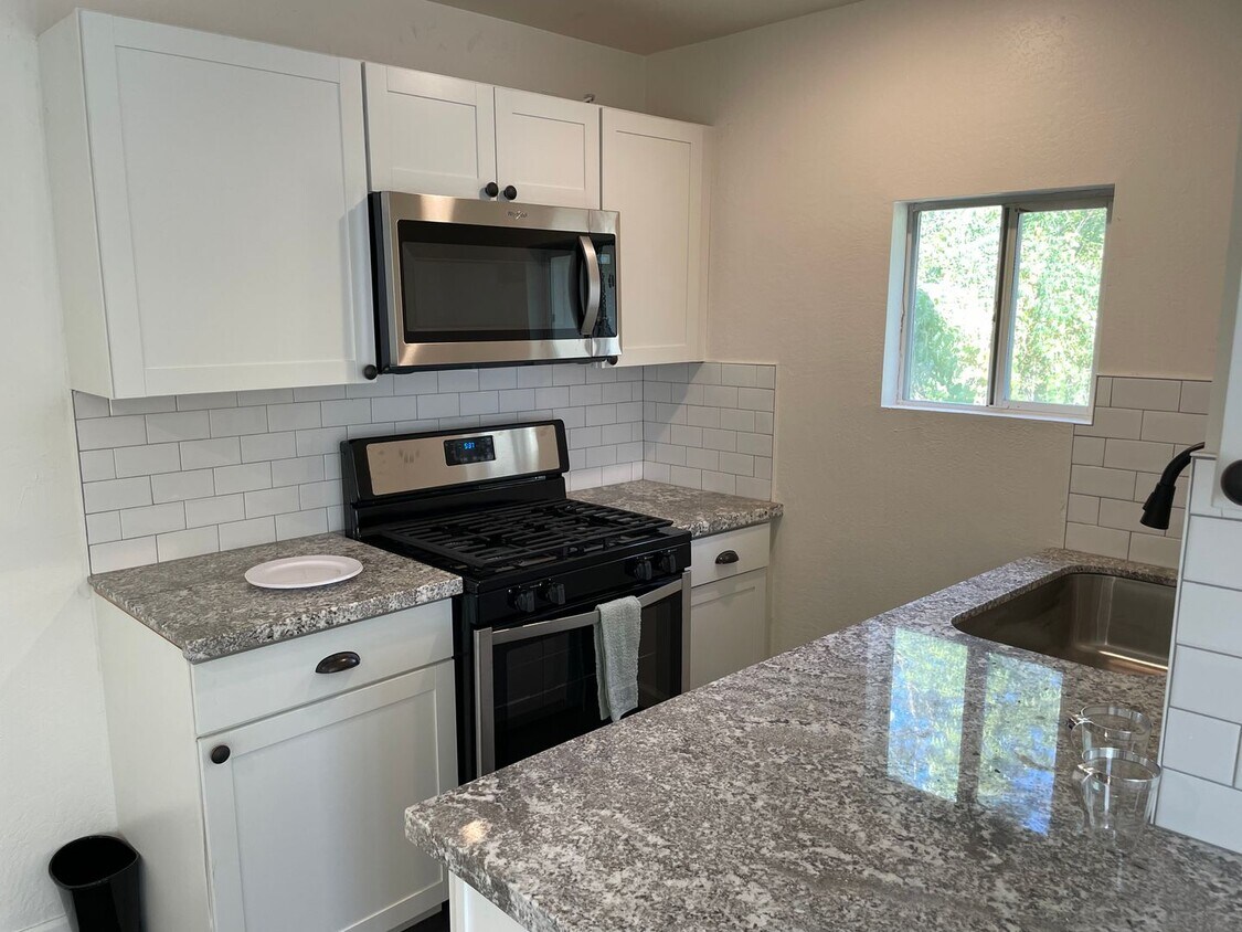 969 Humboldt Ave Unit 969 Humboldt Ave 2, Chico, CA 95928 Room for