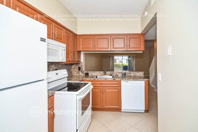 Foto del edificio - 16648 Hemingway Dr