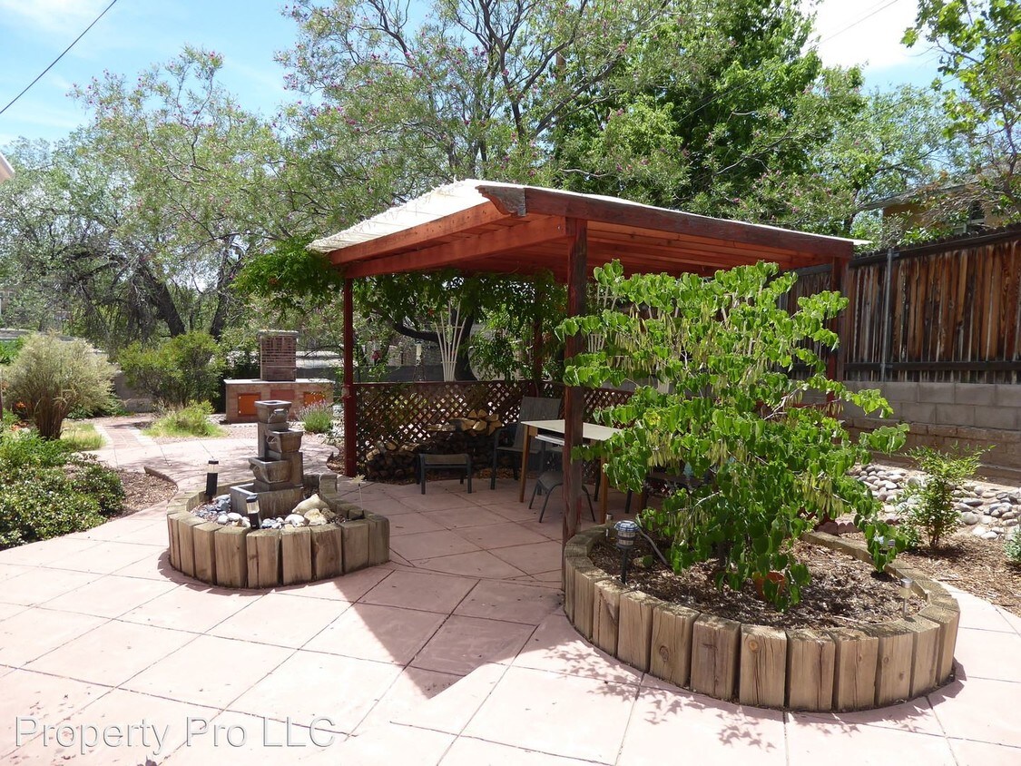 Foto del edificio - 2 br, 1 bath House - 415 Sycamore St. NE