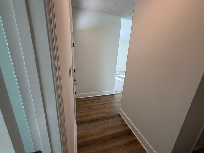 Building Photo - 105 Wynfield Ct