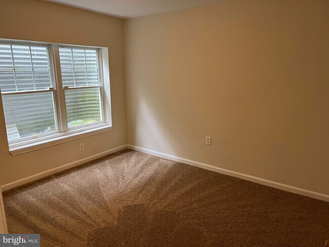 Foto del edificio - 881 Barnaby St SE