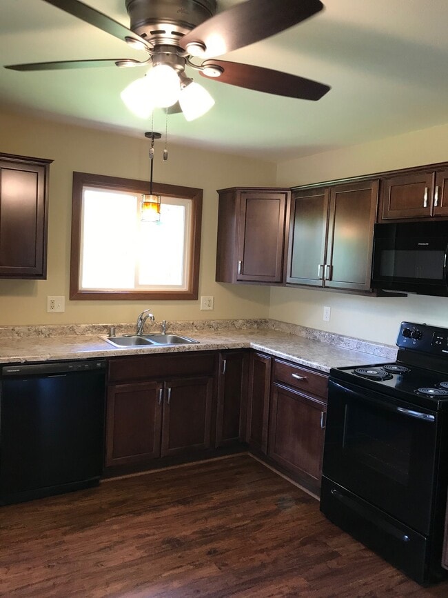 Building Photo - 3224 29th Ct S