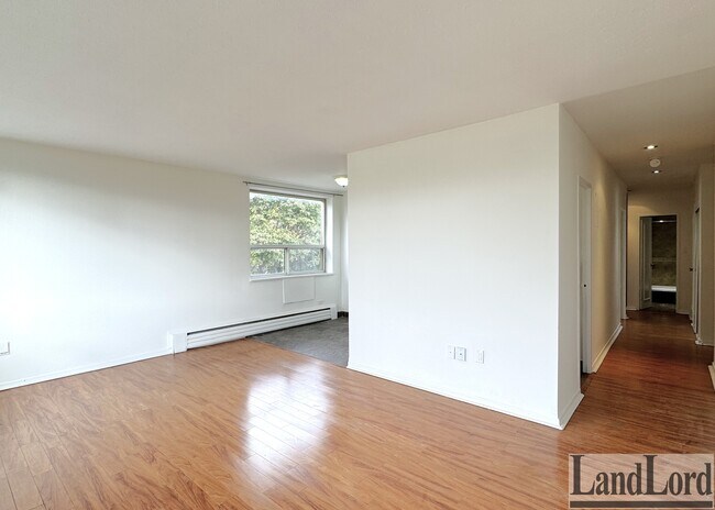 Photo du bâtiment - 140 Springhurst Ave