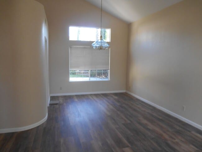 Building Photo - Wonderful 3 Bedroom home with 3 car garage.