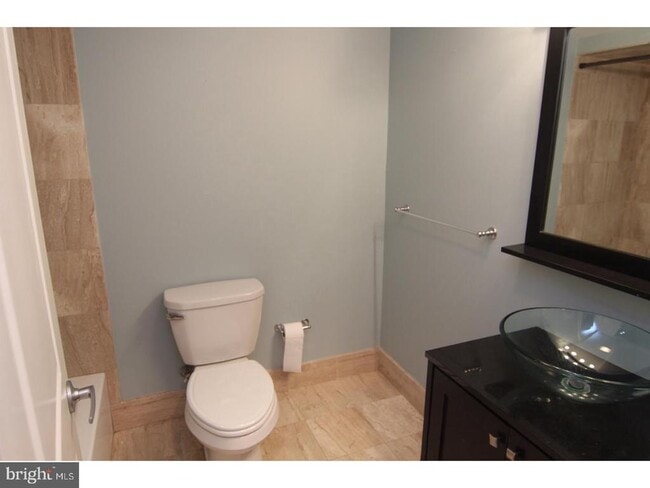 Building Photo - 1905 Kimball St