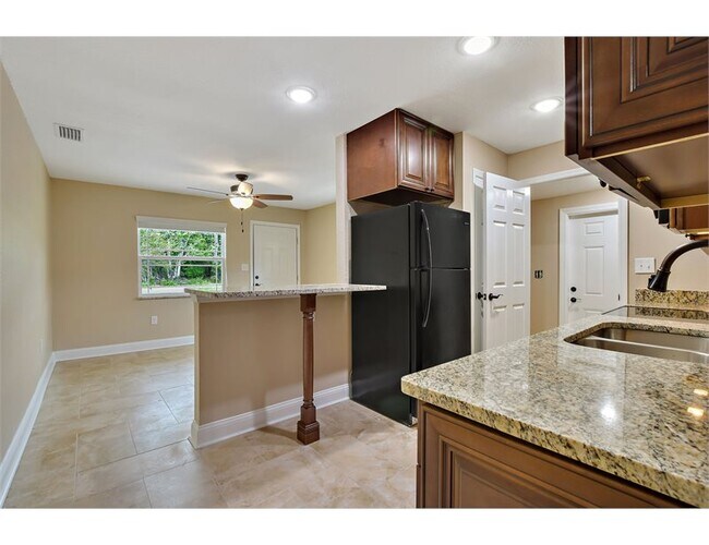 Kitchen - 2234 W Highland St