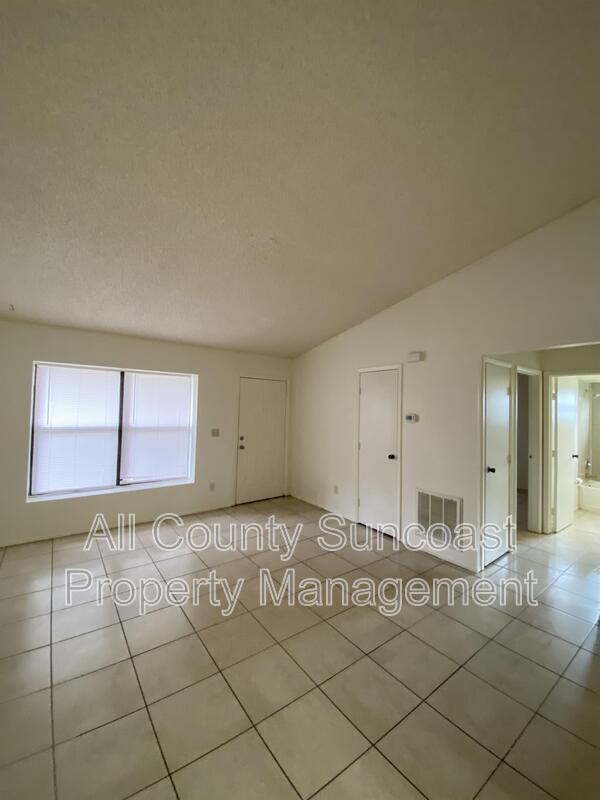 Building Photo - 503 E Curlew Pl