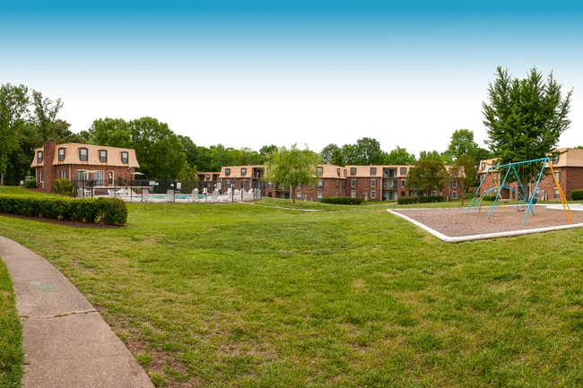 Building Photo - Lemans at Lawndale