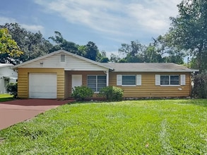 Building Photo - 6417 N Gomez Ave