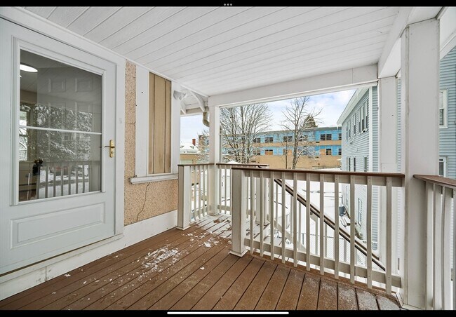 Building Photo - 26 Linden St