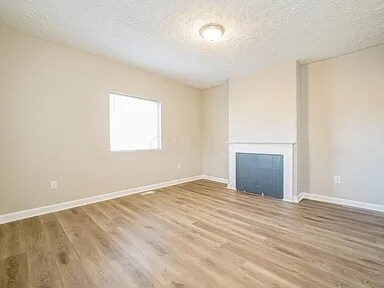 Foto del edificio - 597 Seymour Ave