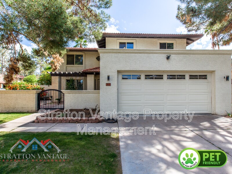 Primary Photo - 311 E Kroll Dr