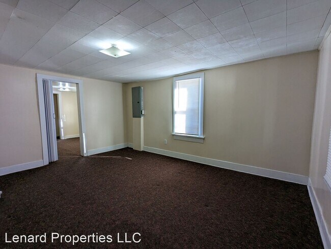 Building Photo - 2 br, 1 bath House - 446 North Claud