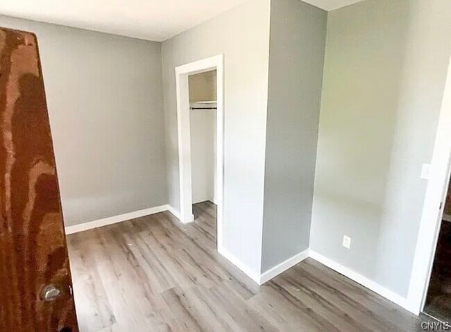 Foto del edificio - 110 N Main St