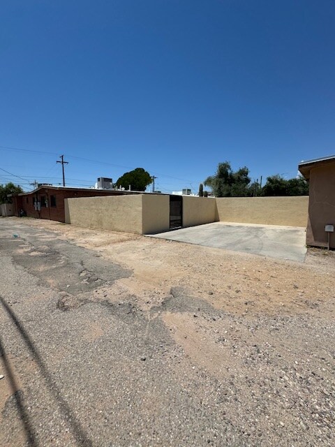 Primary Photo - 120 N Campbell Ave