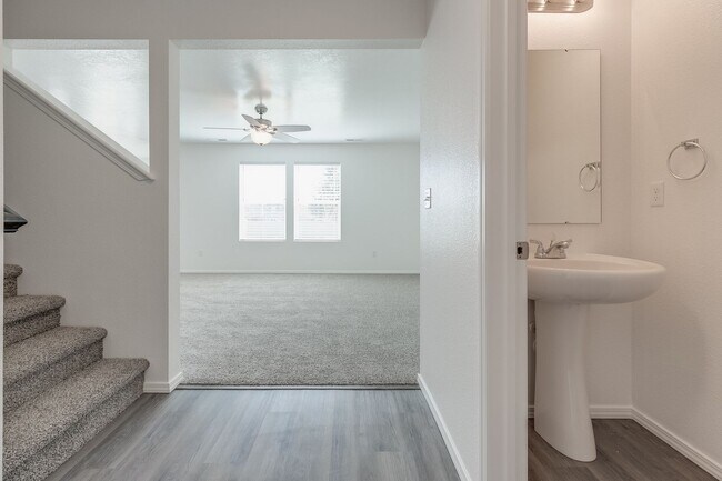 Building Photo - 3 Bedroom Townhome Available