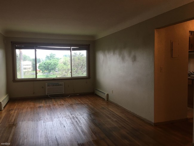 Building Photo - 2 br, 1 bath  - 1621 Saint Anthony Ave 5