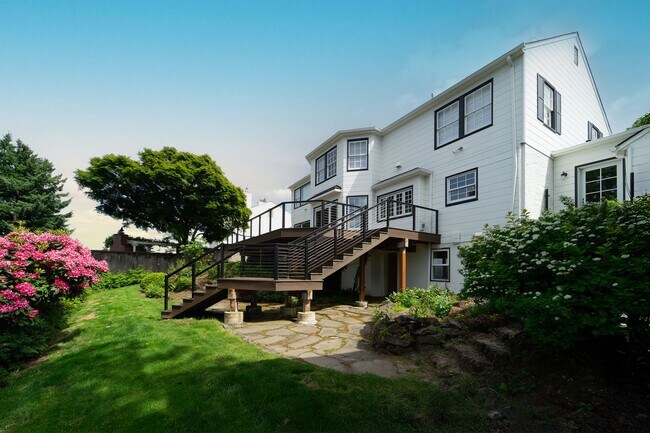 Foto del edificio - 1025 SW Davenport St