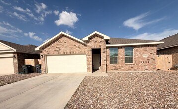Building Photo - 6400 Bluebell Dr