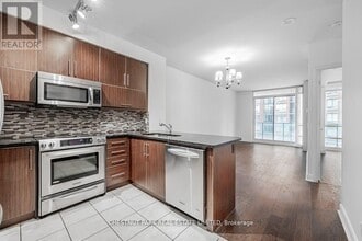 Building Photo - 825 Church St