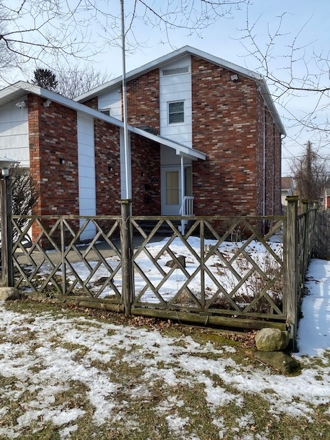 Primary Photo - 72 Davis Ave
