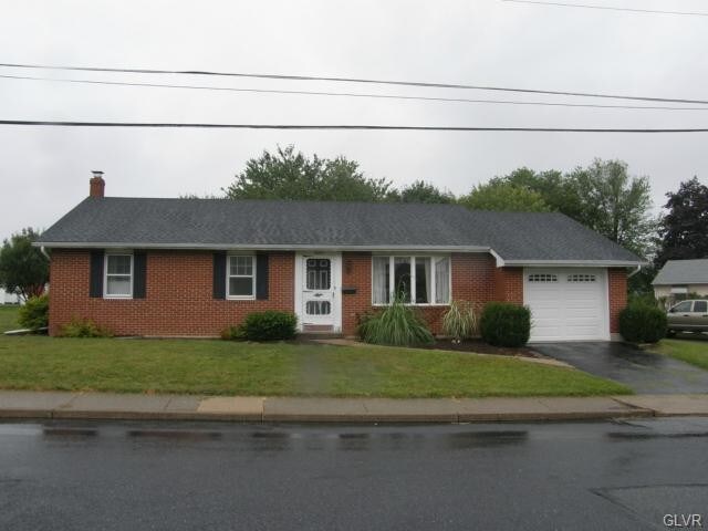 Building Photo - 4364 Spruce St